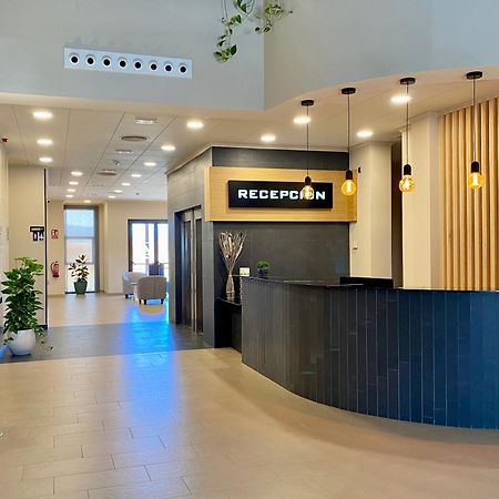 Pulgar Hotel-Asador Montes Oretanos מראה חיצוני תמונה