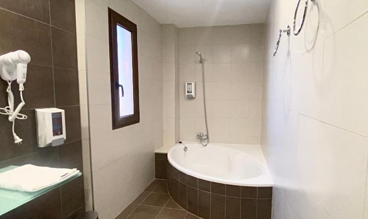 Pulgar Hotel-Asador Montes Oretanos מראה חיצוני תמונה