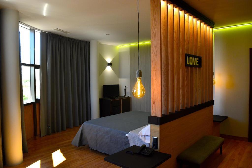 Pulgar Hotel-Asador Montes Oretanos מראה חיצוני תמונה