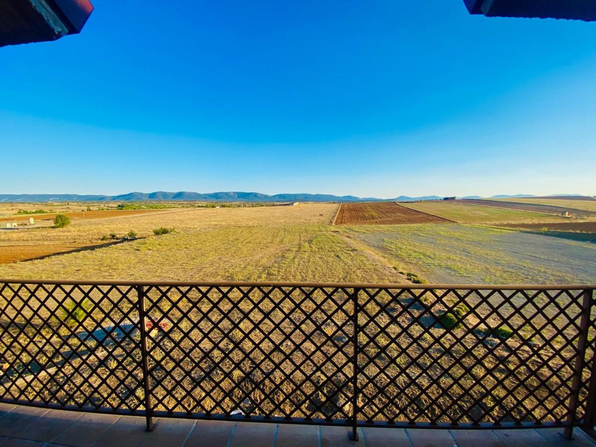 Pulgar Hotel-Asador Montes Oretanos מראה חיצוני תמונה