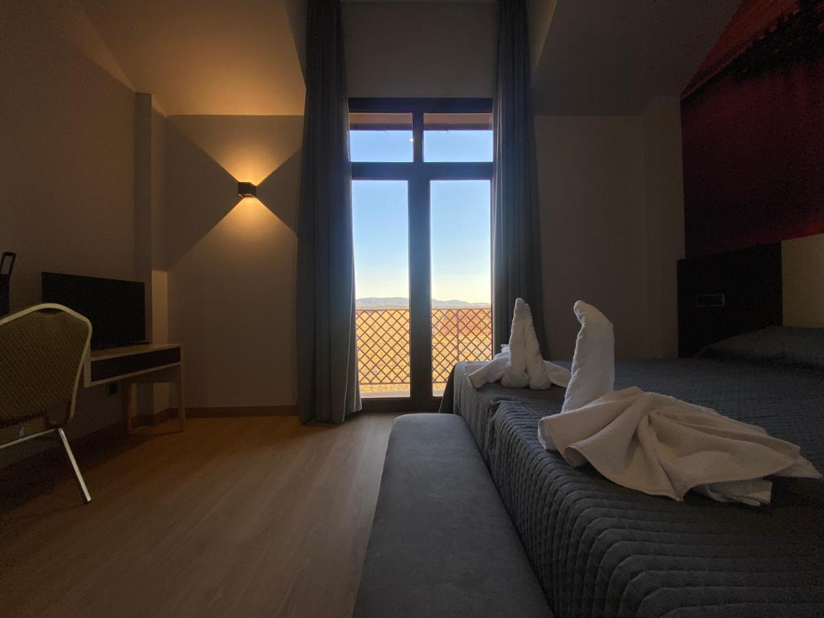 Pulgar Hotel-Asador Montes Oretanos מראה חיצוני תמונה
