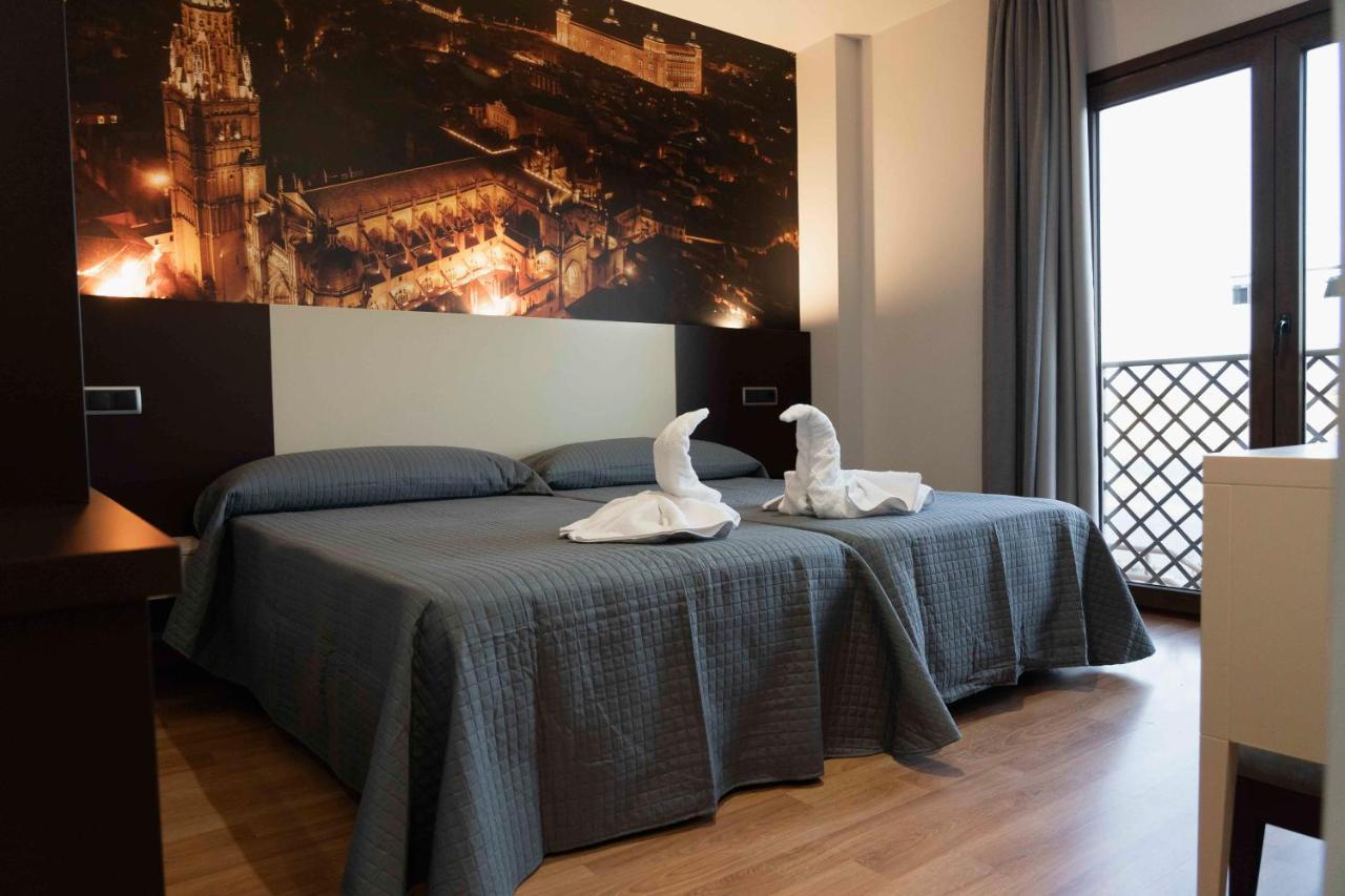 Pulgar Hotel-Asador Montes Oretanos מראה חיצוני תמונה
