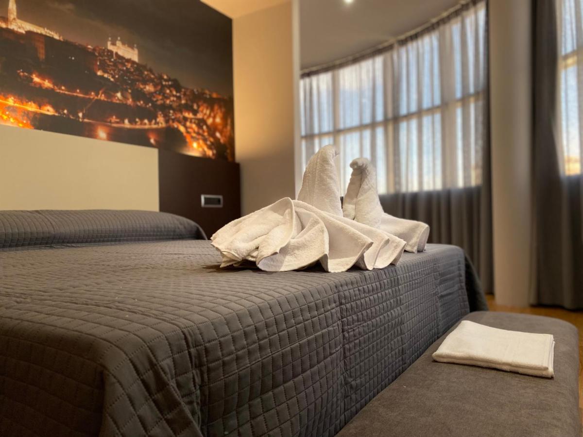 Pulgar Hotel-Asador Montes Oretanos מראה חיצוני תמונה
