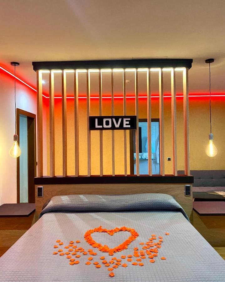 Pulgar Hotel-Asador Montes Oretanos מראה חיצוני תמונה